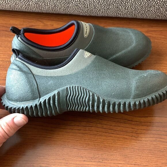 MUCK ankle booties, like new, maybe worn once, women’s size 5/ 5.5 - Picture 2 of 7